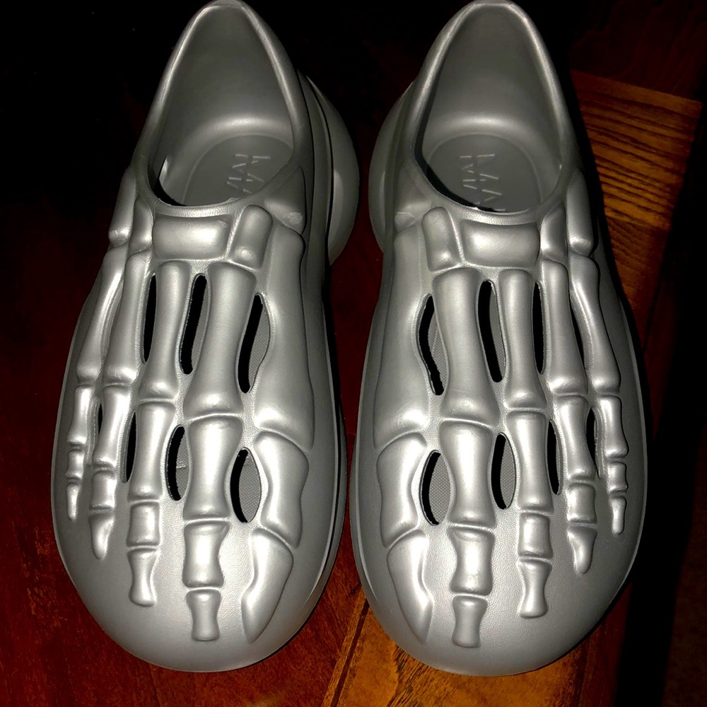 Skeleton Croc Slip